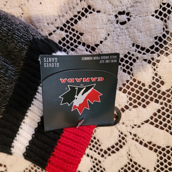 NEW!NHL licensed lined gloves/ new with tags/unisex? - Picture 5 of 5